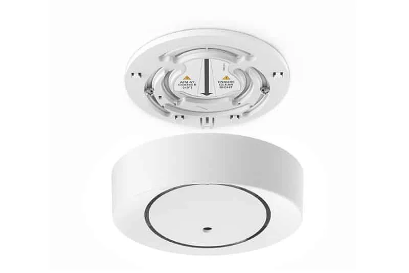 Asennuslevy kiinnitetään kattoon, johon Aurora-liesivahti asennetaan.