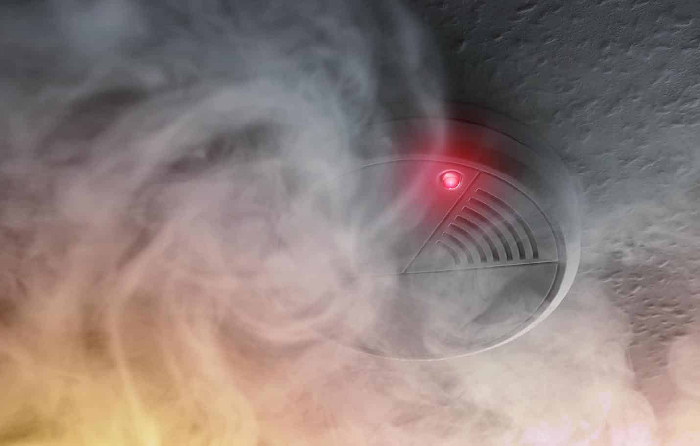 Older people should leave the apartment as quickly as possible if a fire breaks out.